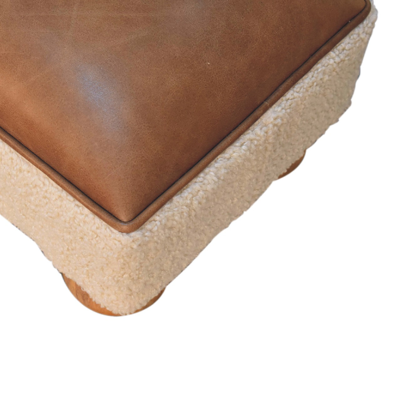 Témara Footstool - Bouclé