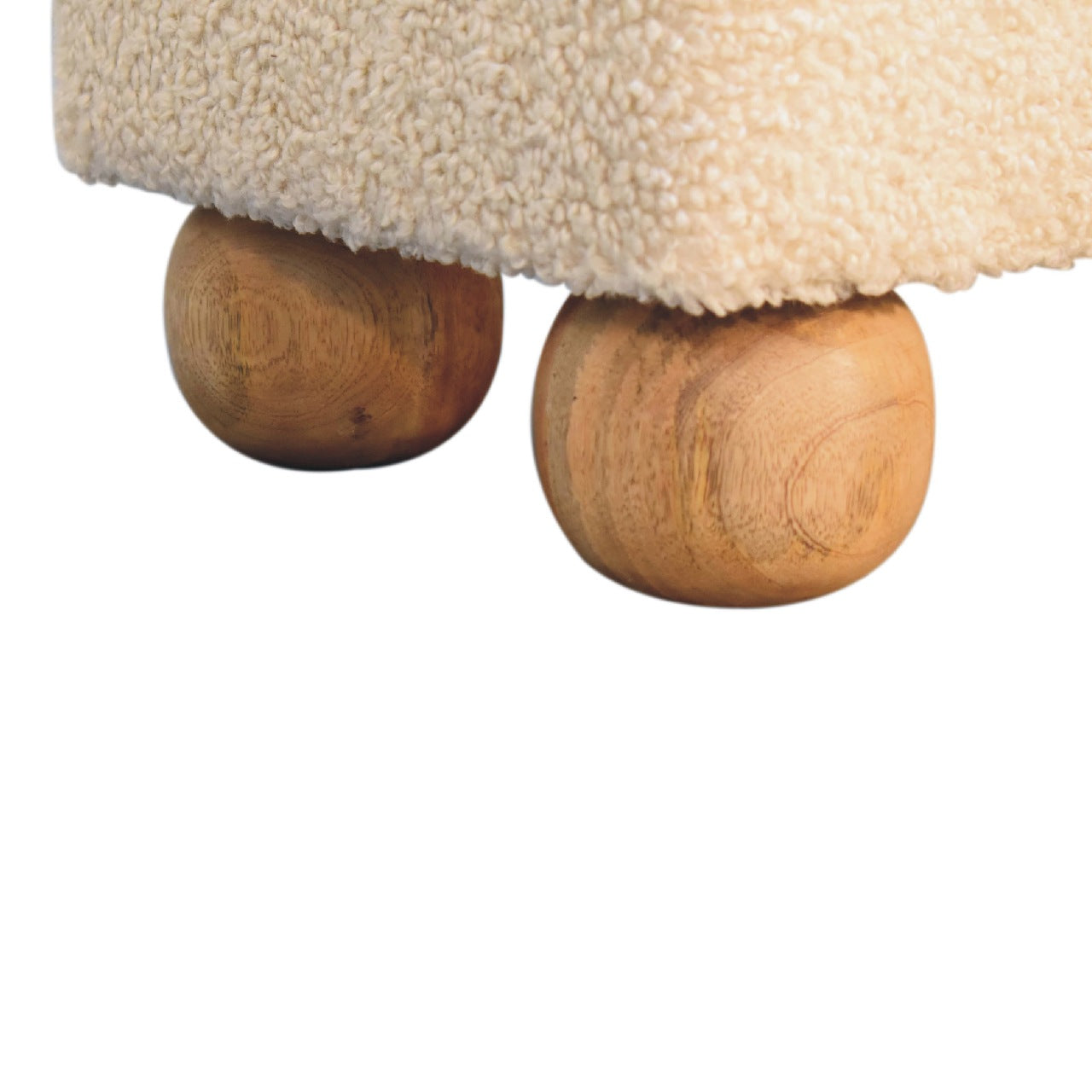 Témara Footstool - Bouclé